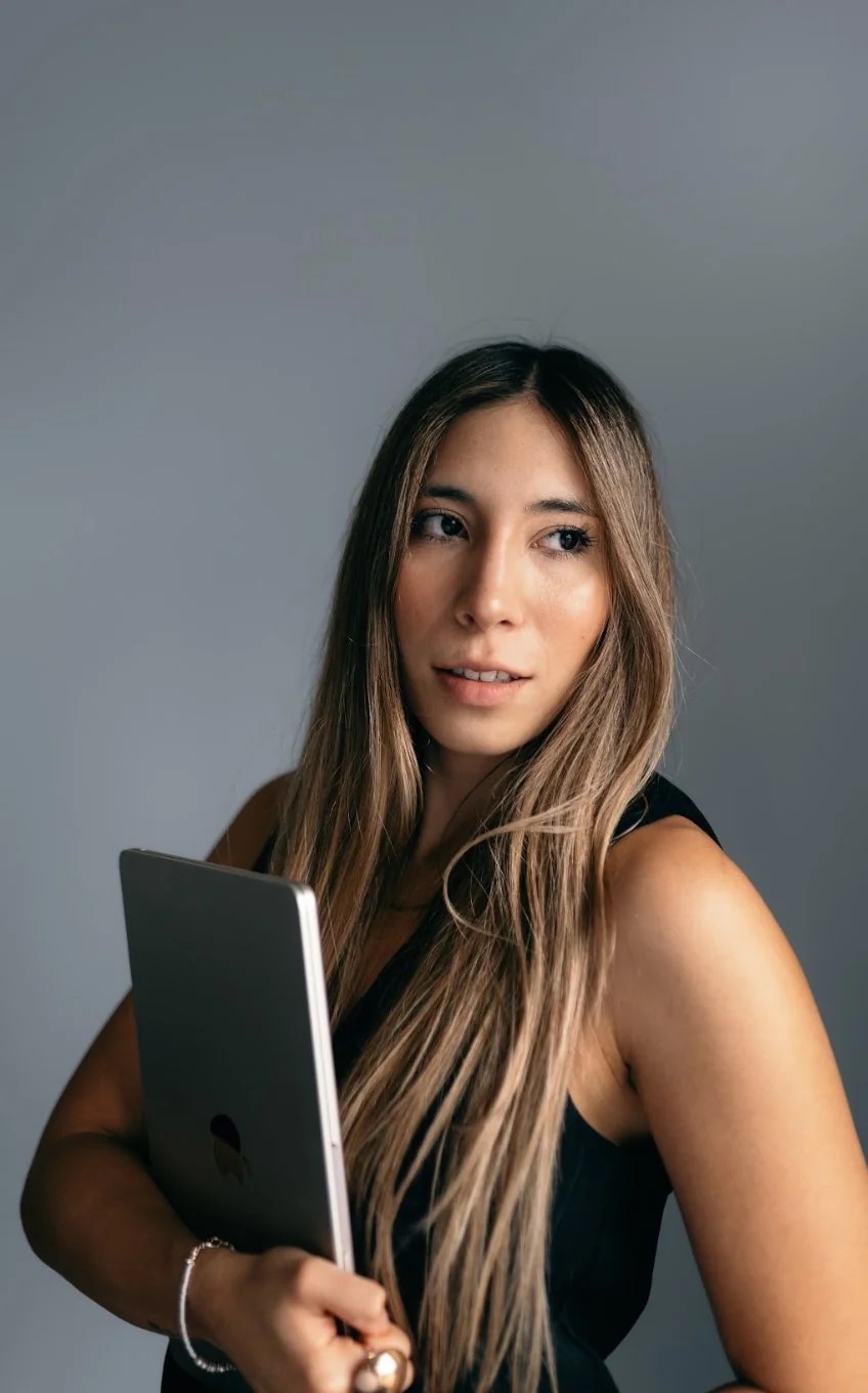 Aldana Alomas — Growth Strategist